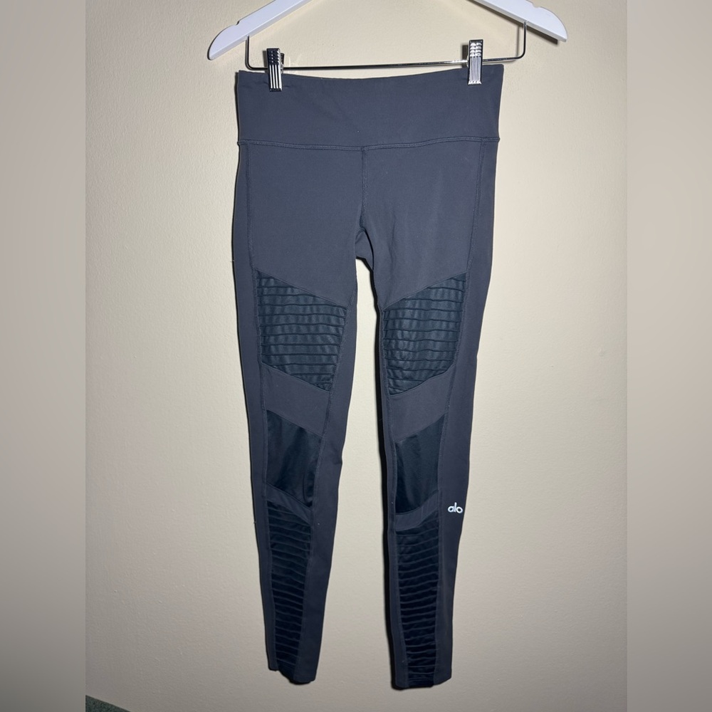 Alo Yoga Size S inseam is 26.5”